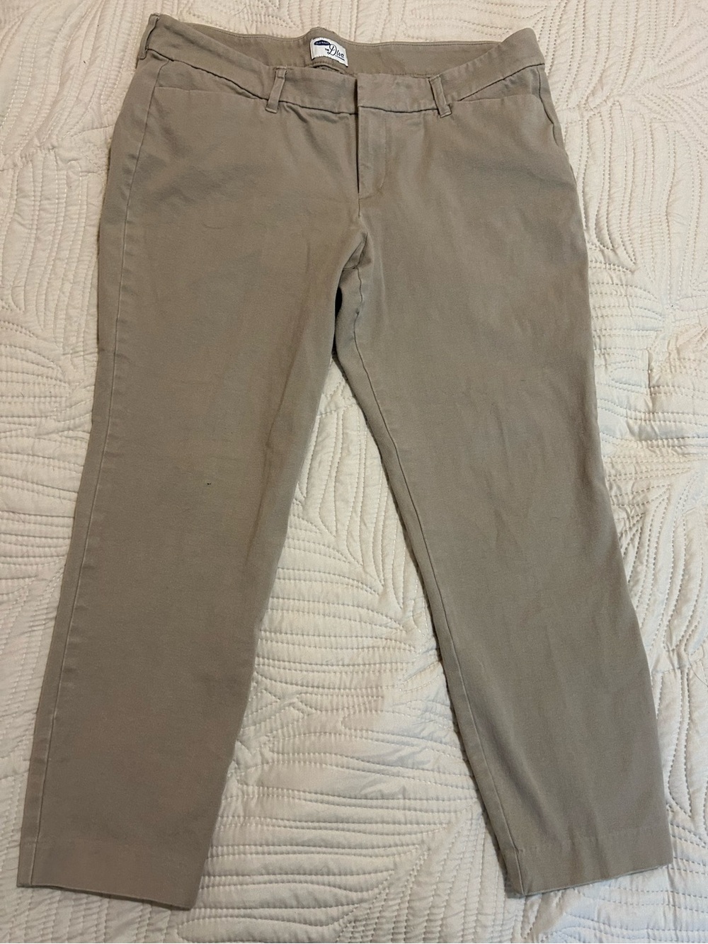 Old Navy Women’s Beige Chino Pants 95% Cotton Size 14